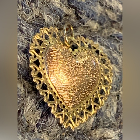 Petite heart charm or pendant, real gold - Picture 3 of 6